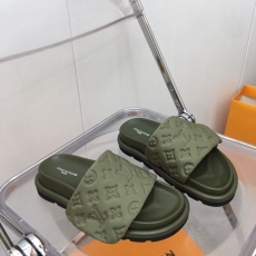 Louis Vuitton Slippers